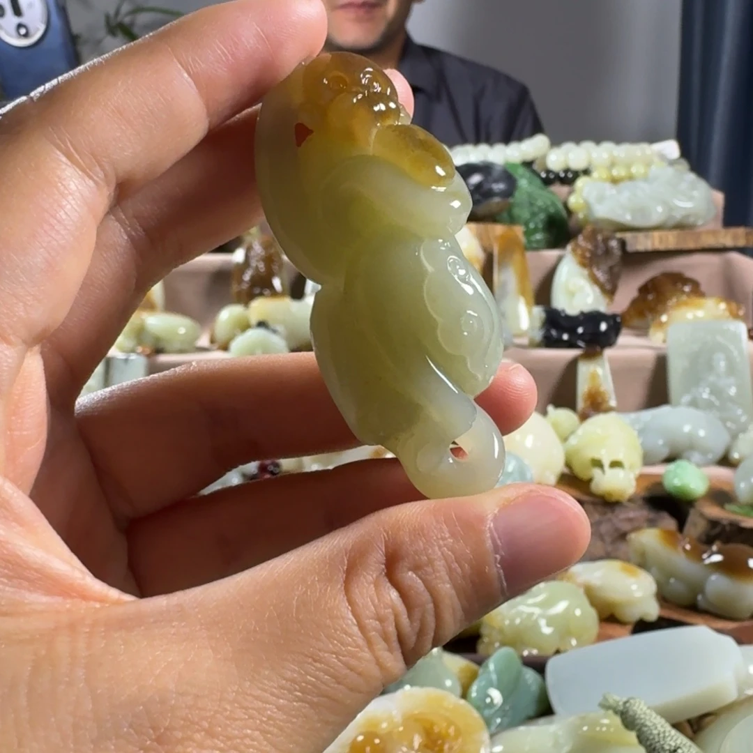 和田玉（糖玉）未镶嵌颈饰