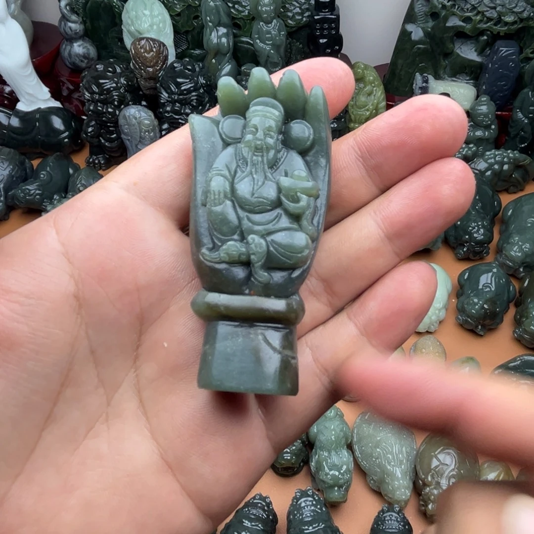 和田玉未镶嵌把件