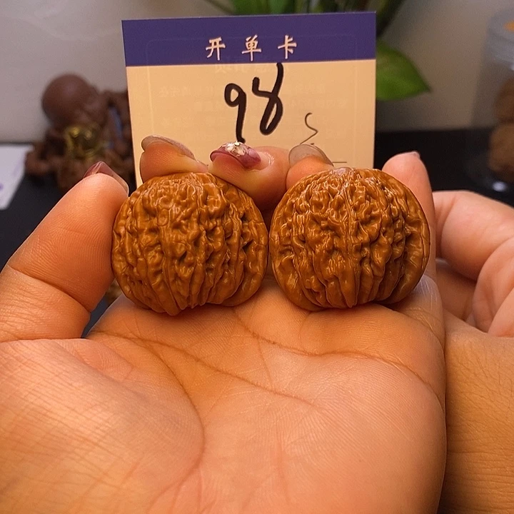吊坠桃核四座楼36有修s