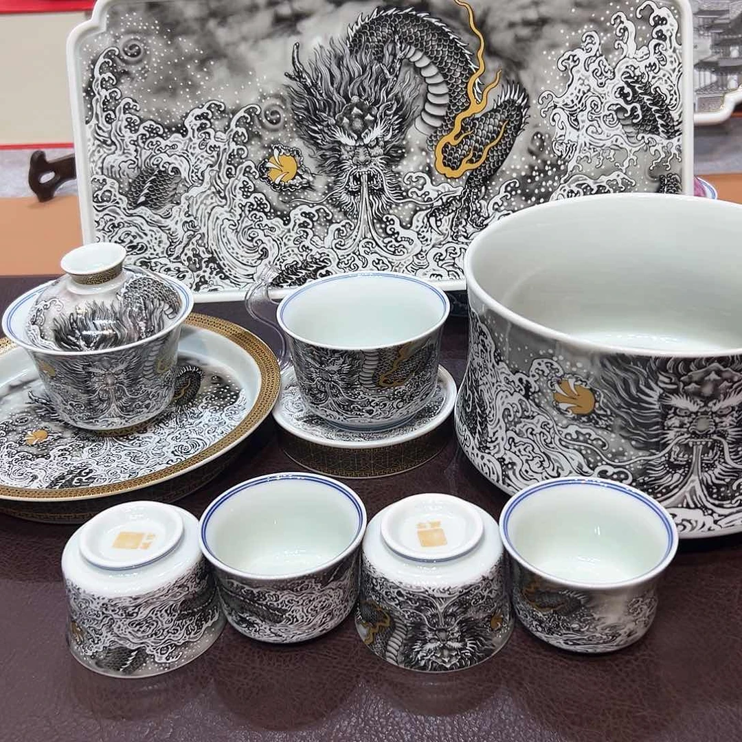 摆件景德镇陶瓷学院等多家单位建立合作伙伴和技术