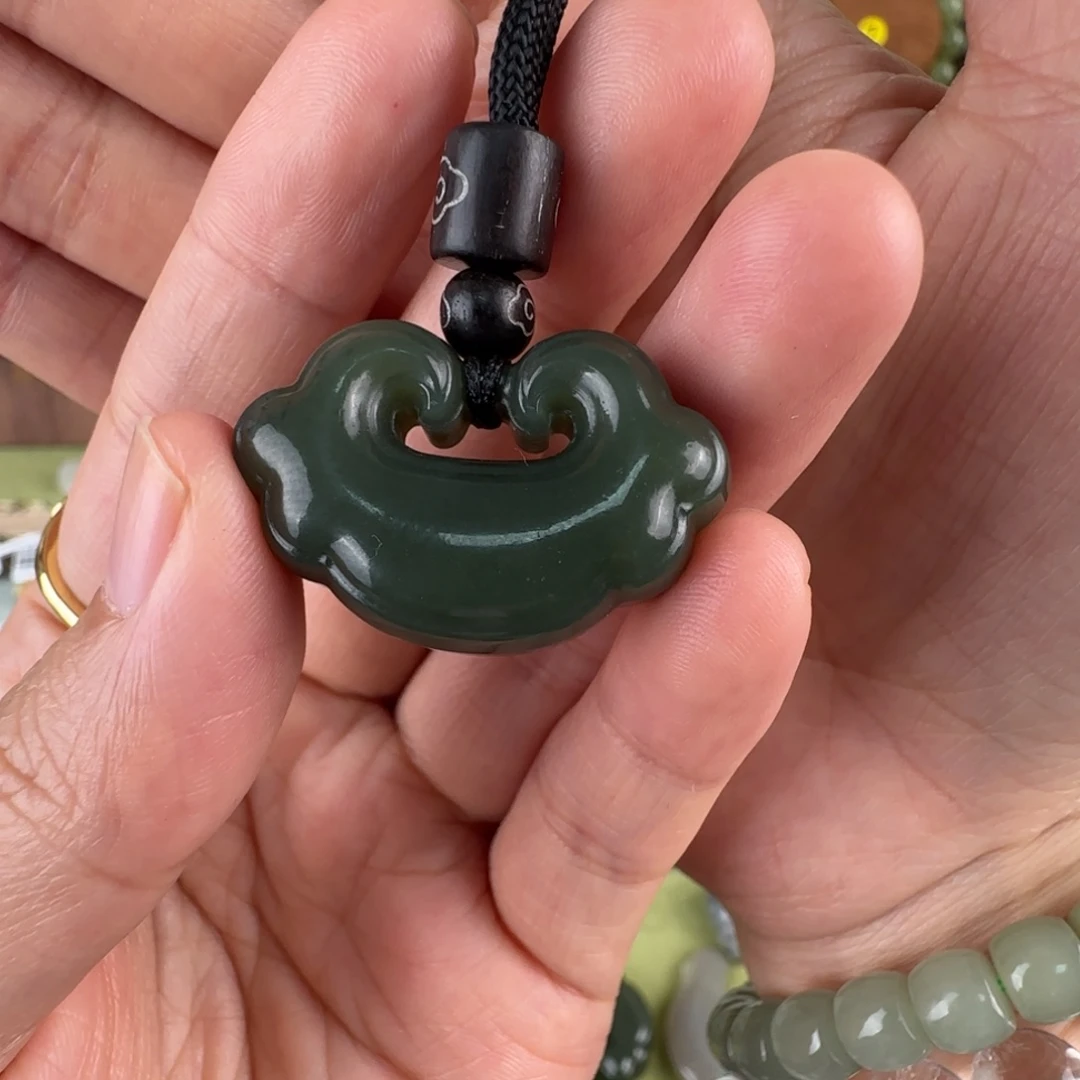 和田玉（糖玉）颈饰未镶嵌