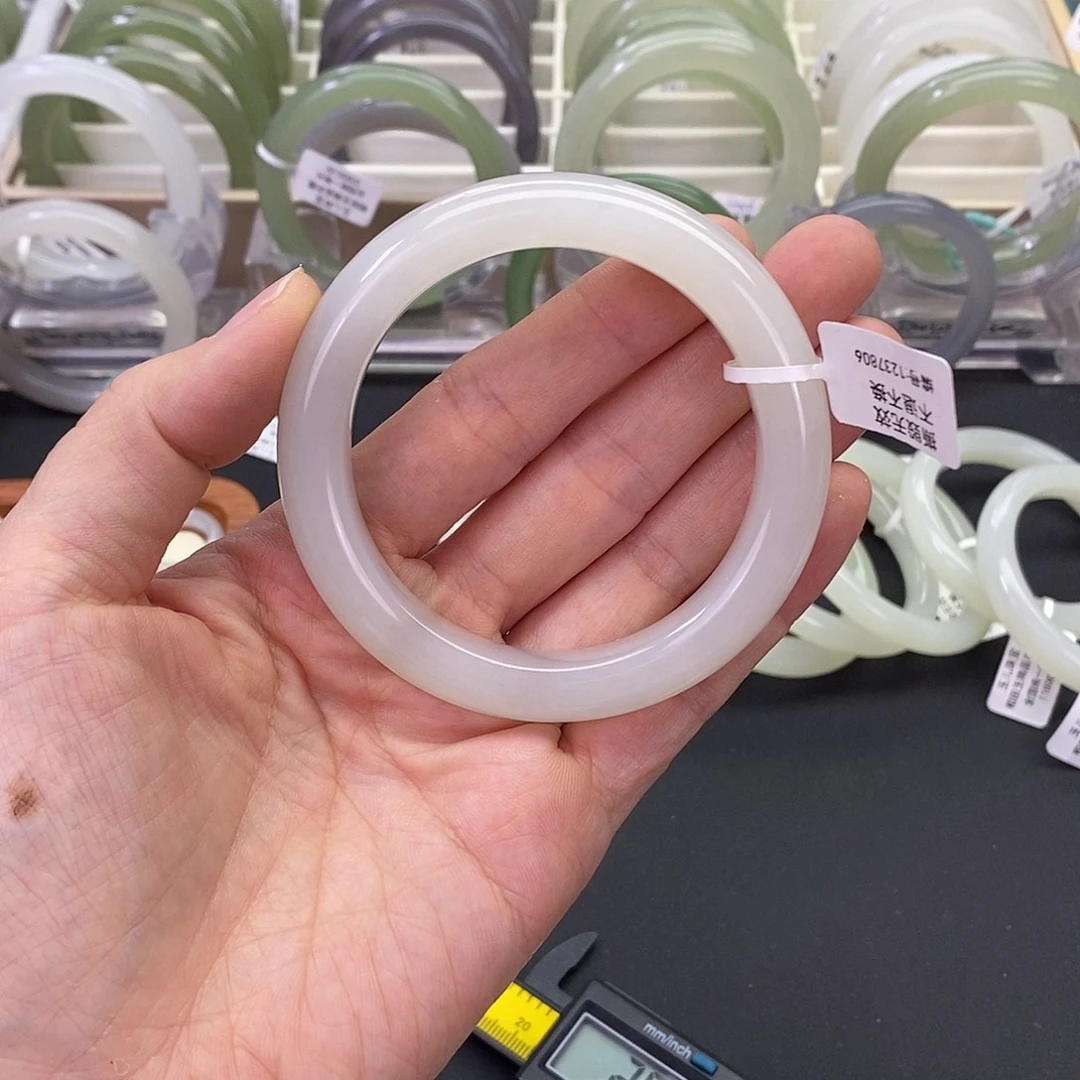 和田玉未镶嵌珠宝奇石57