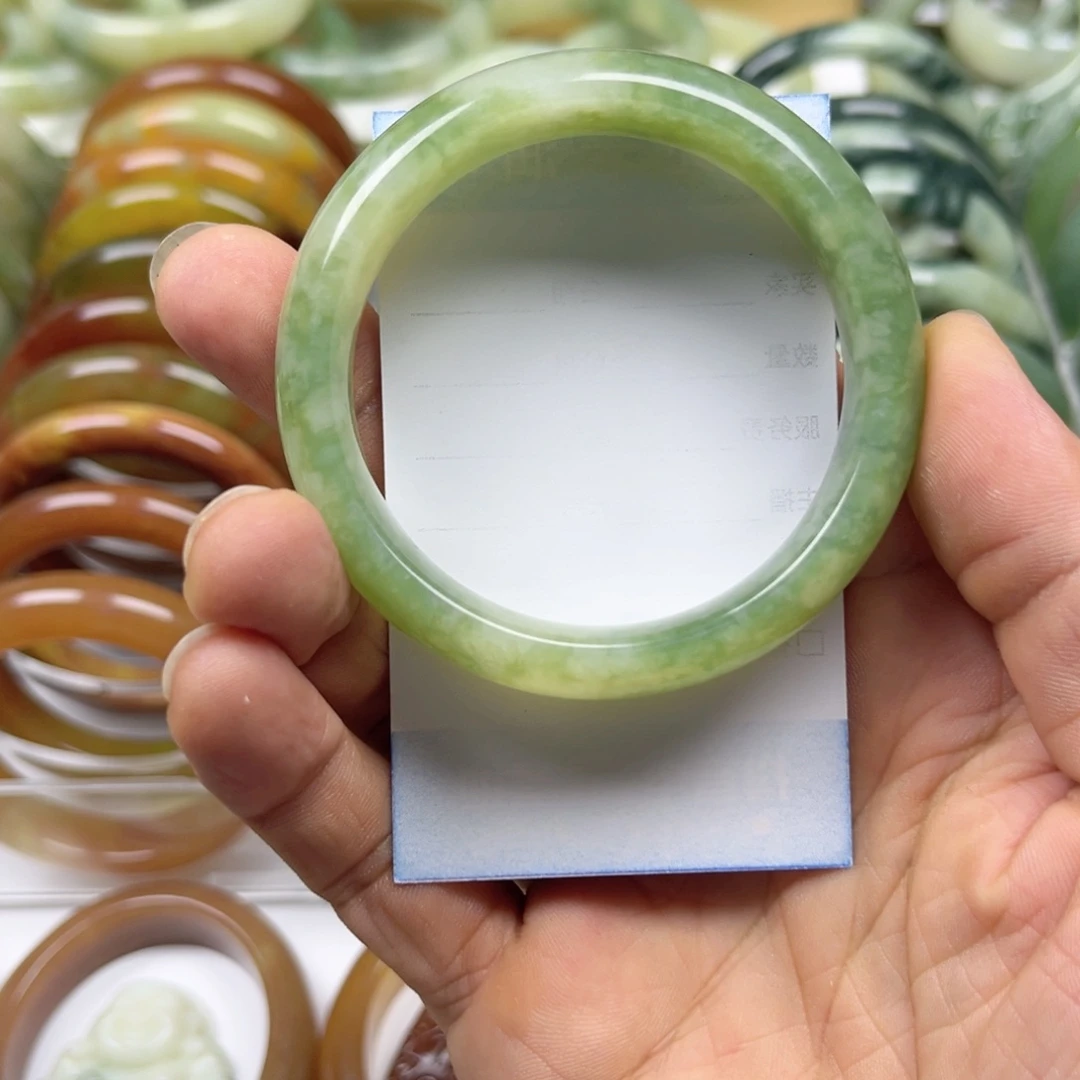 透闪石-蛇纹石玉手镯未镶嵌