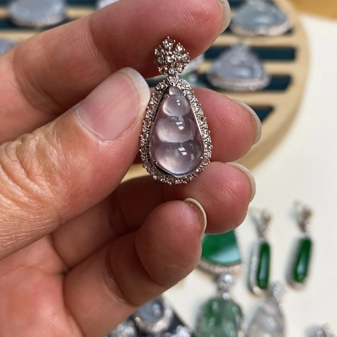 翡翠18K金镶嵌吊坠(不含链)福豆