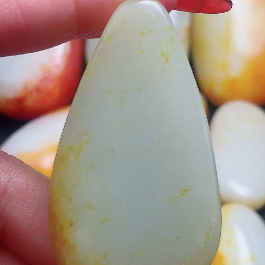 和田玉未镶嵌珠宝奇石