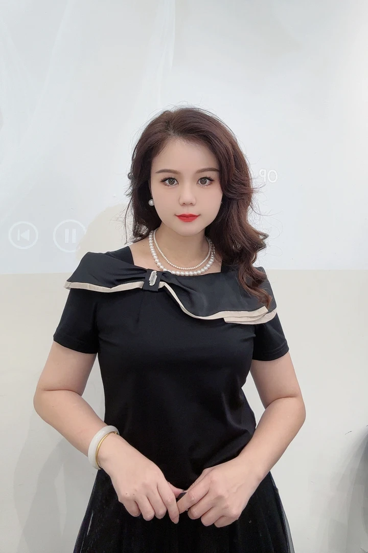 * 丽影 *夏装新款* 蕾丝拼接蝴蝶结领针织衫 * 时尚针织上衣百搭