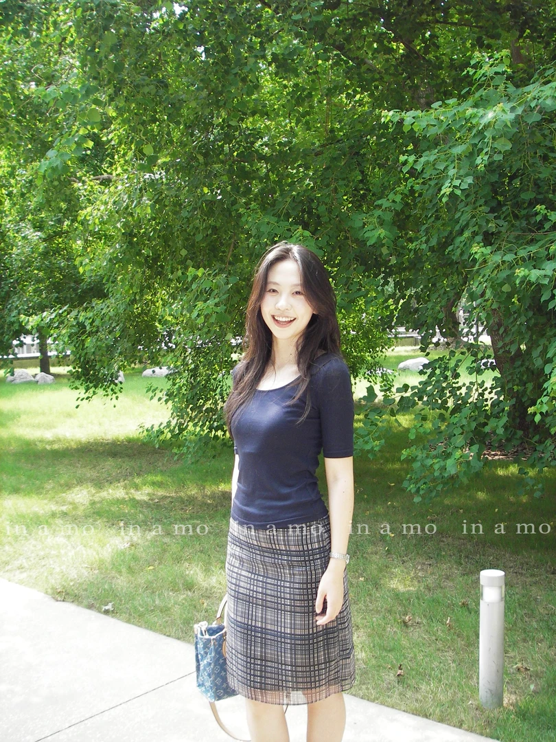 in a mo【格子半裙】奢感仿丝精梳棉格子直筒半身裙