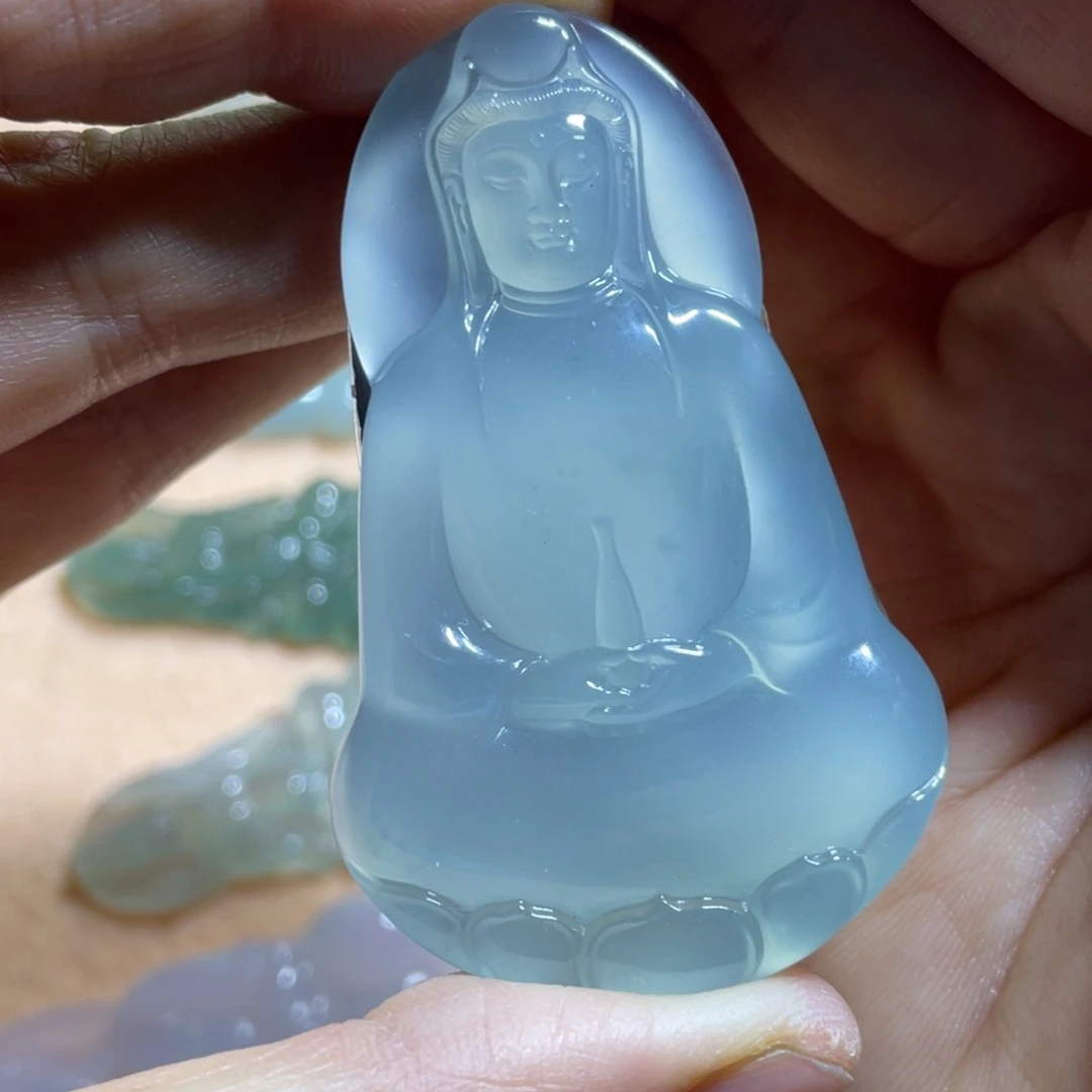 翡翠未镶嵌颈饰观音