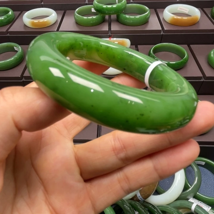 和田玉未镶嵌手镯