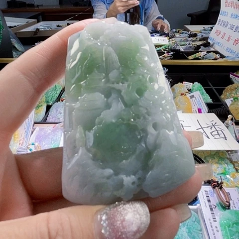颈饰未镶嵌翡翠一个