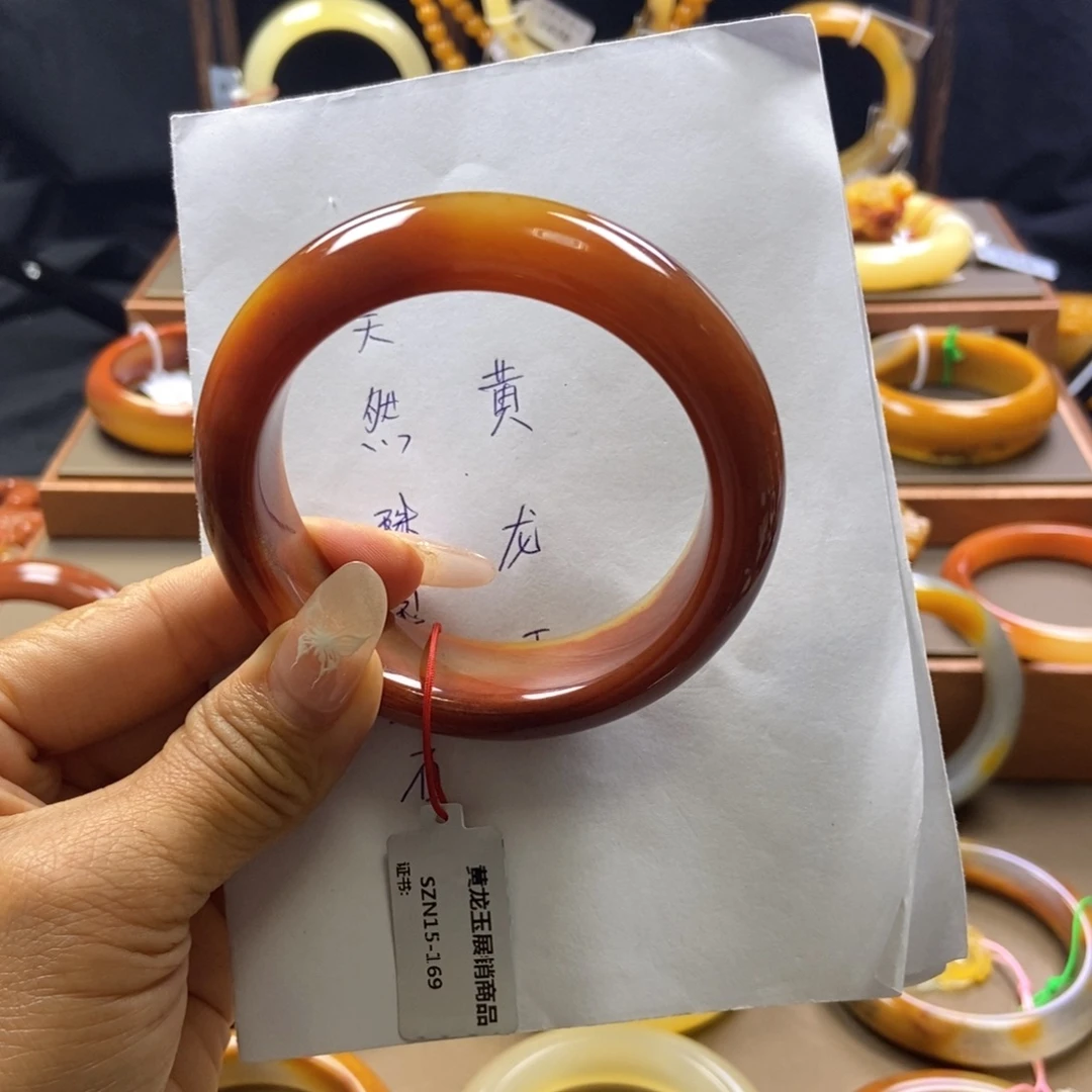 任***痛石英质玉（黄龙玉）未镶嵌手镯阳阳