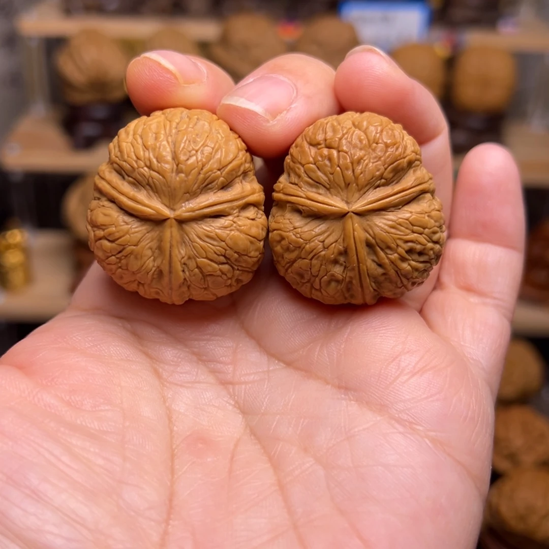 把件文玩核桃14w元宝三棱34尺