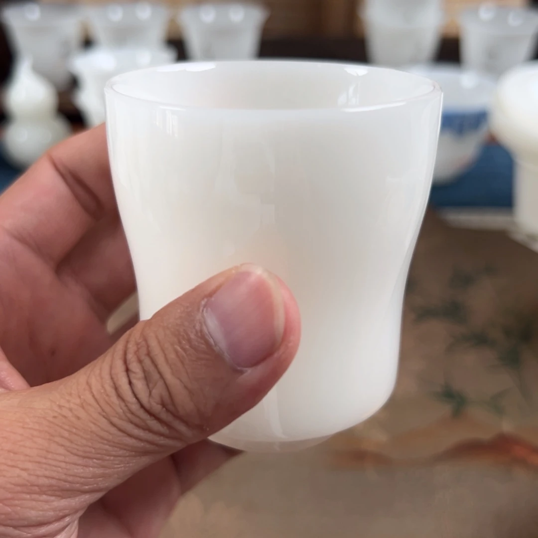 杯子采用优质瓷土制作单品