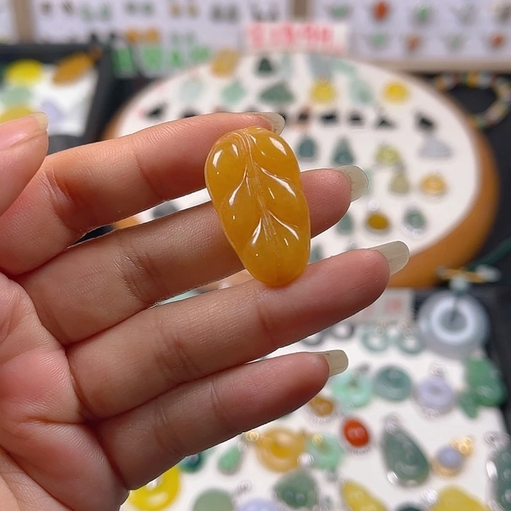 【闪购商品】翡翠颈饰未镶嵌T****b吊坠