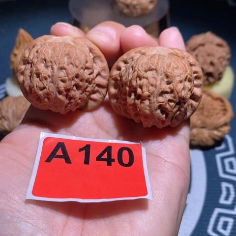 吊坠文玩核桃40血麒麟有黄