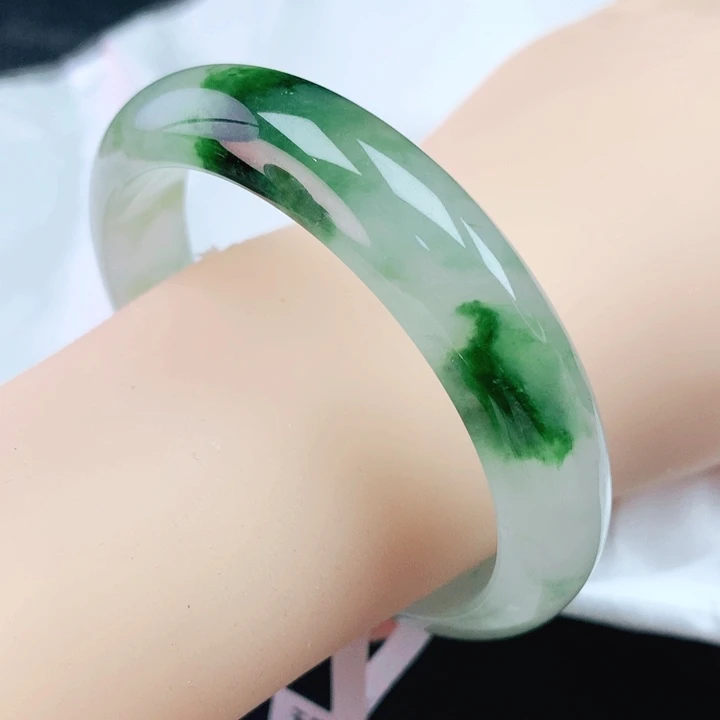 翡翠未镶嵌手镯56圈