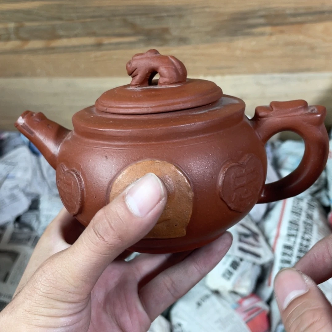 茶壶紫砂老厂紫砂壶一件。