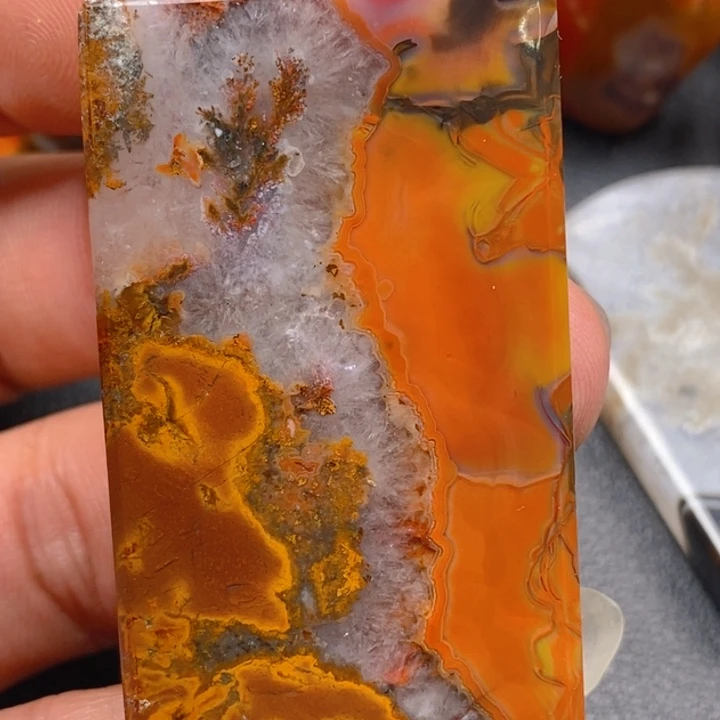 玛瑙/玉髓颈饰未镶嵌巡*