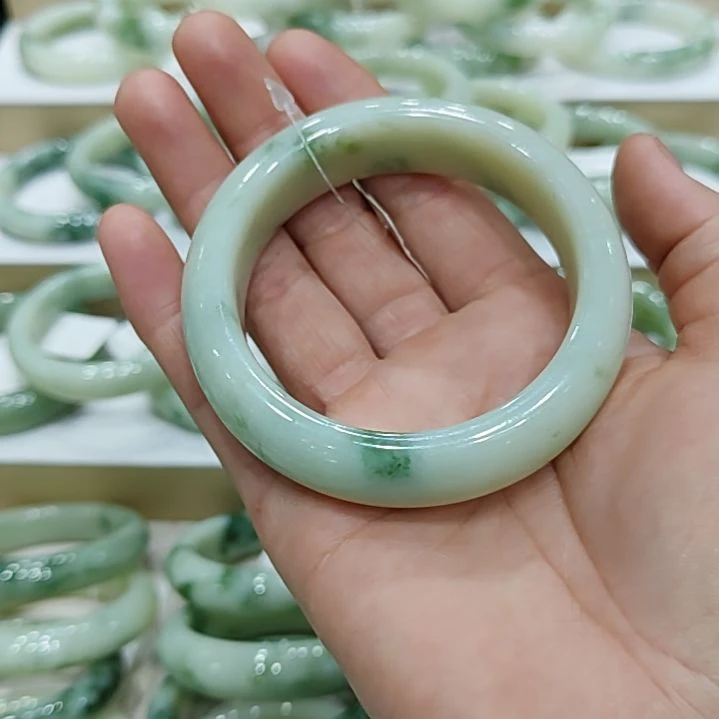 透闪石-蛇纹石玉未镶嵌手镯雪*