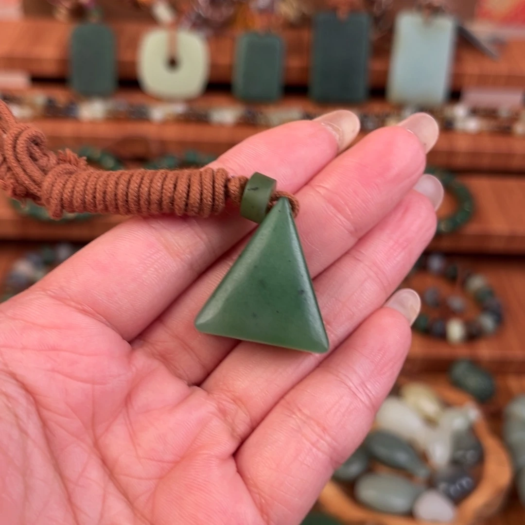 和田玉（糖玉）未镶嵌颈饰