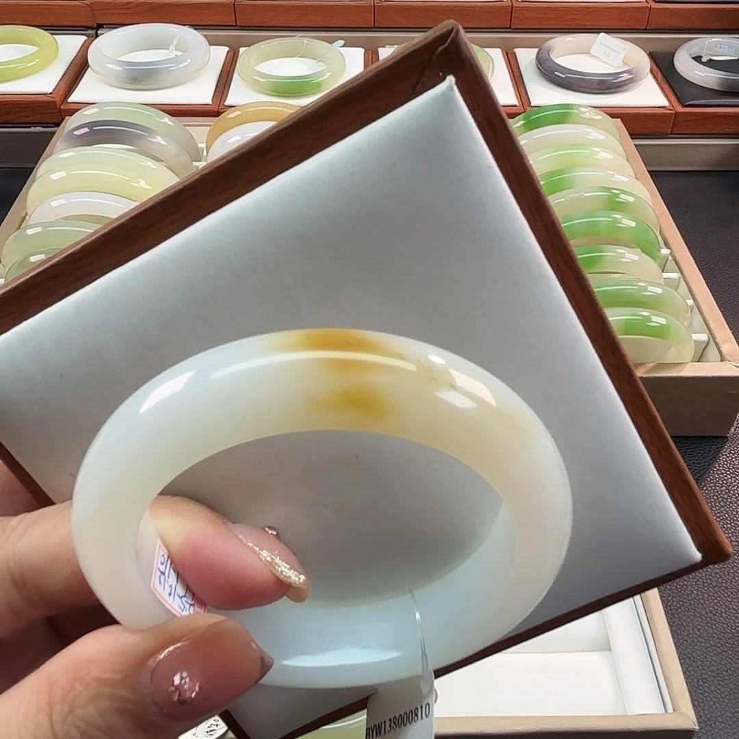 和田玉未镶嵌手镯53贵妃镯