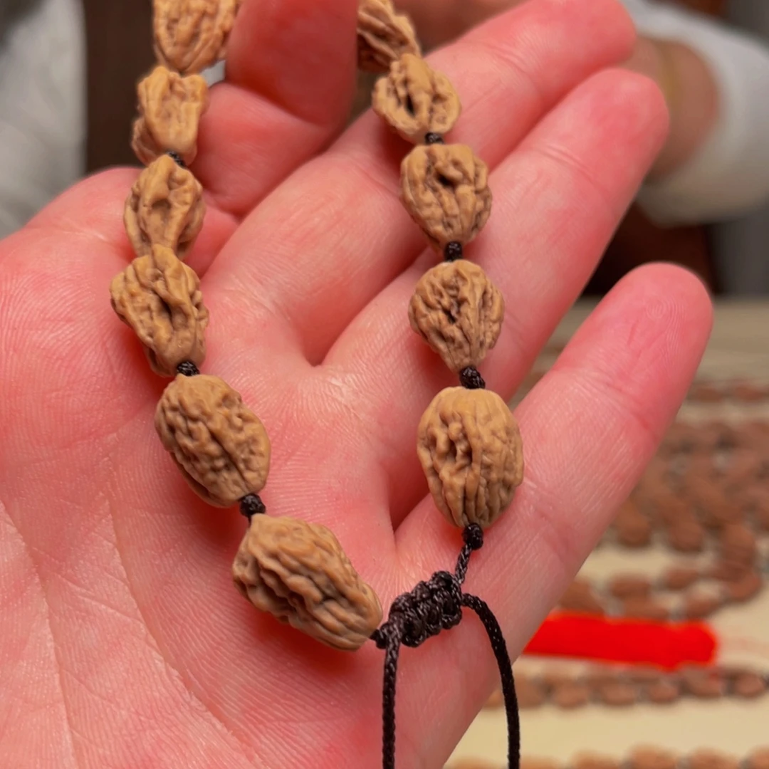 侯***️吊坠文玩核桃异形