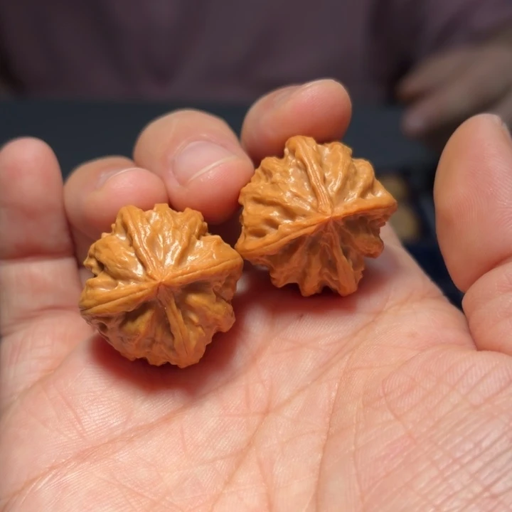 文玩核桃吊坠四棱7690