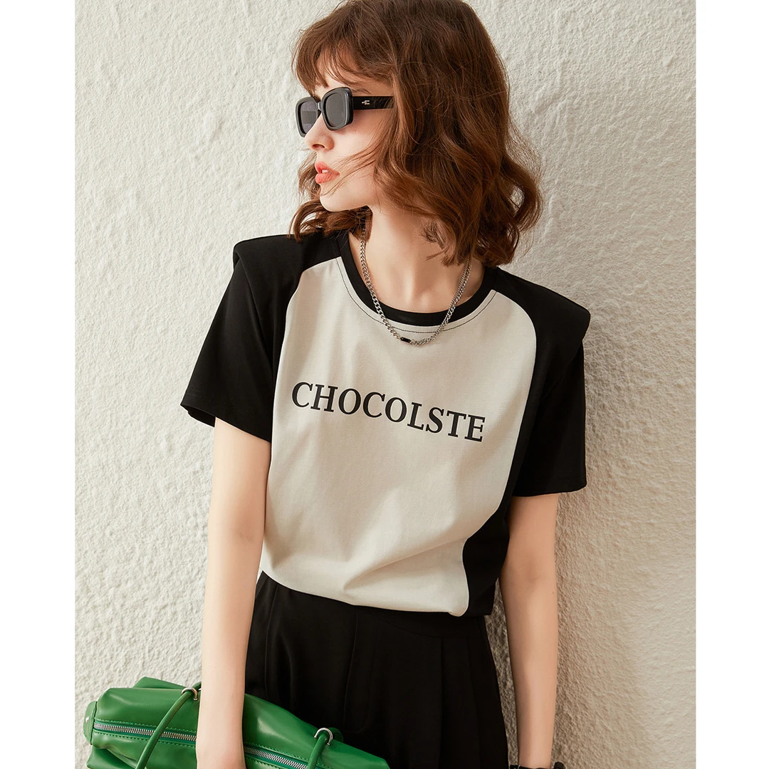 白鹿语夏款时尚休闲百搭圆领字母短袖设计感拼接垫肩女T恤HU20017