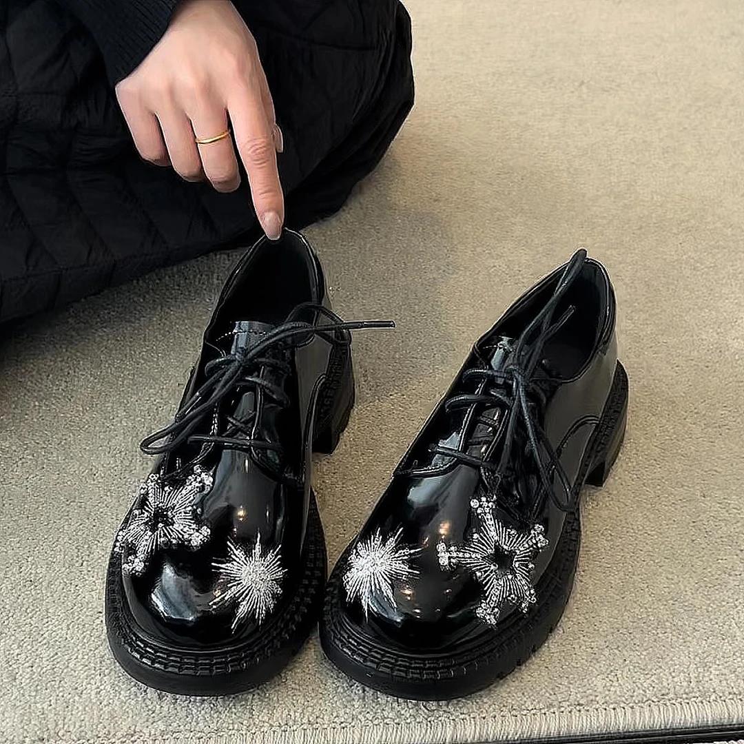 星星乐福鞋女厚底粗跟单鞋2025春季新款刺绣重工系带英伦风小皮鞋