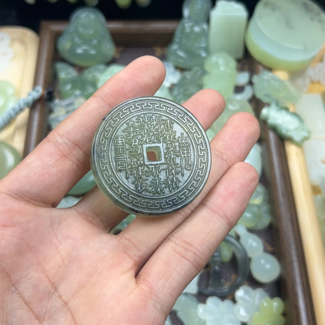 可***风未镶嵌蛇纹石玉颈饰山鬼二号