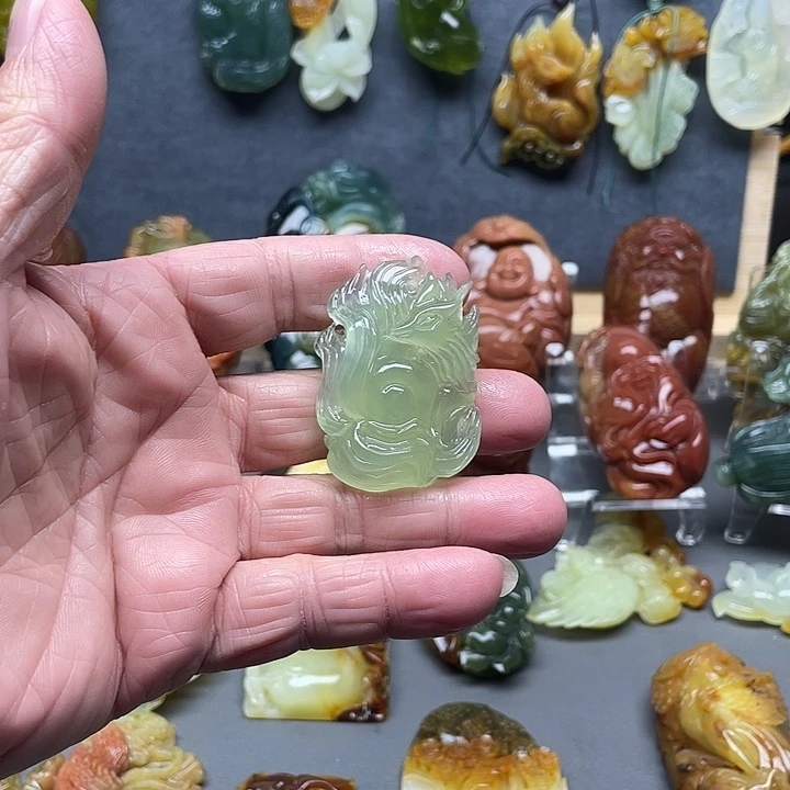 蛇纹石玉未镶嵌挂件