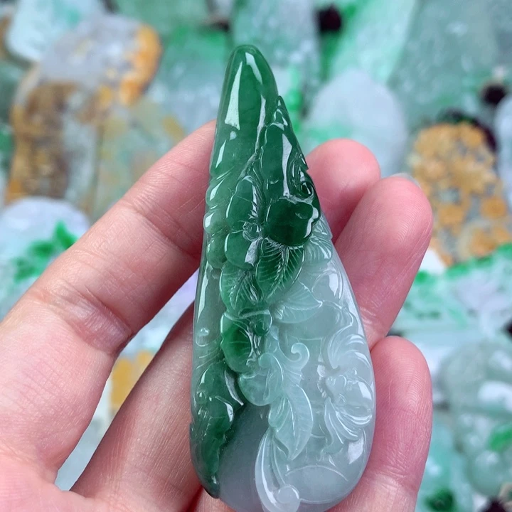 吊坠(不含链)未镶嵌翡翠