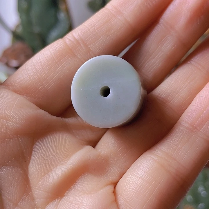 未镶嵌岫岩河磨玉（透闪石质玉）把件钱*友