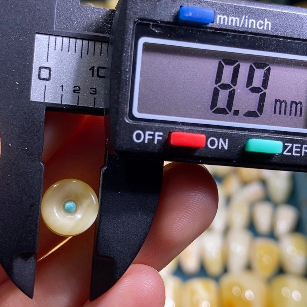 未镶嵌蜜蜡裸石配饰