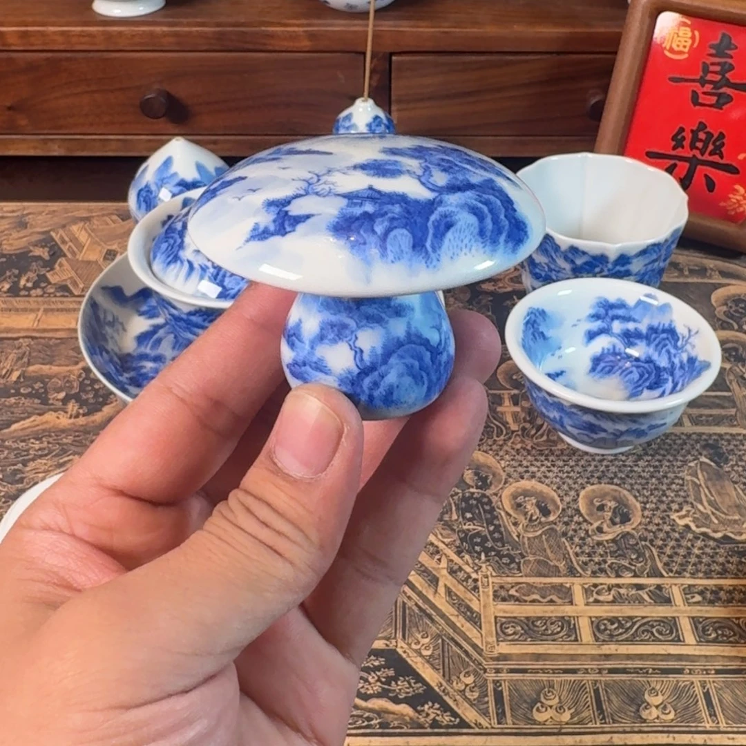 景德镇全手工手绘青花山水蘑菇盖置