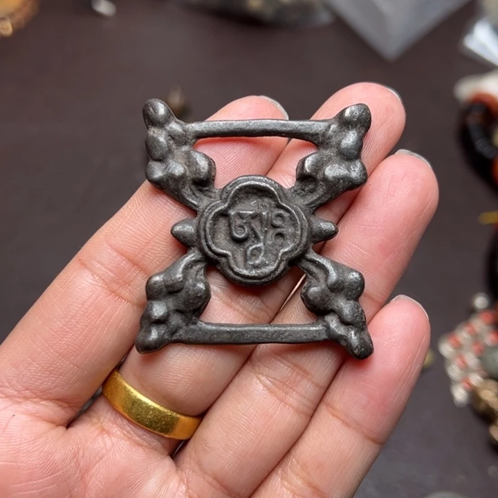 铜星月菩提吊坠项链