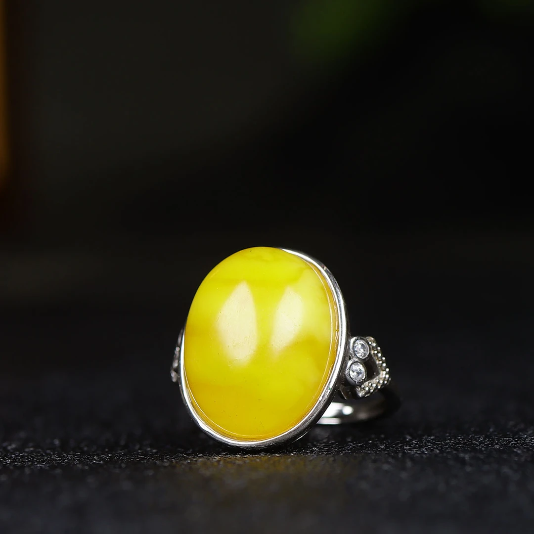 122056蜜蜡蛋面戒指