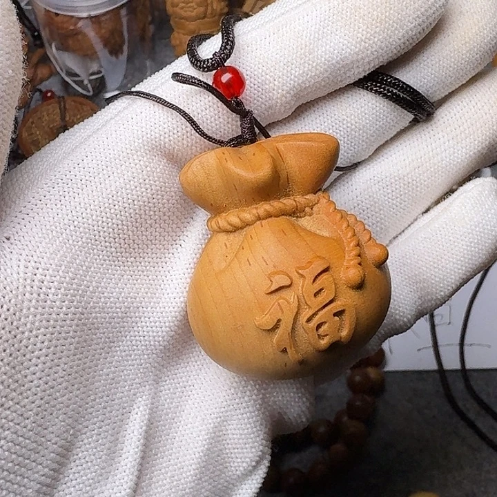 檀香木手串/手链老山檀香雕刻大钱袋子