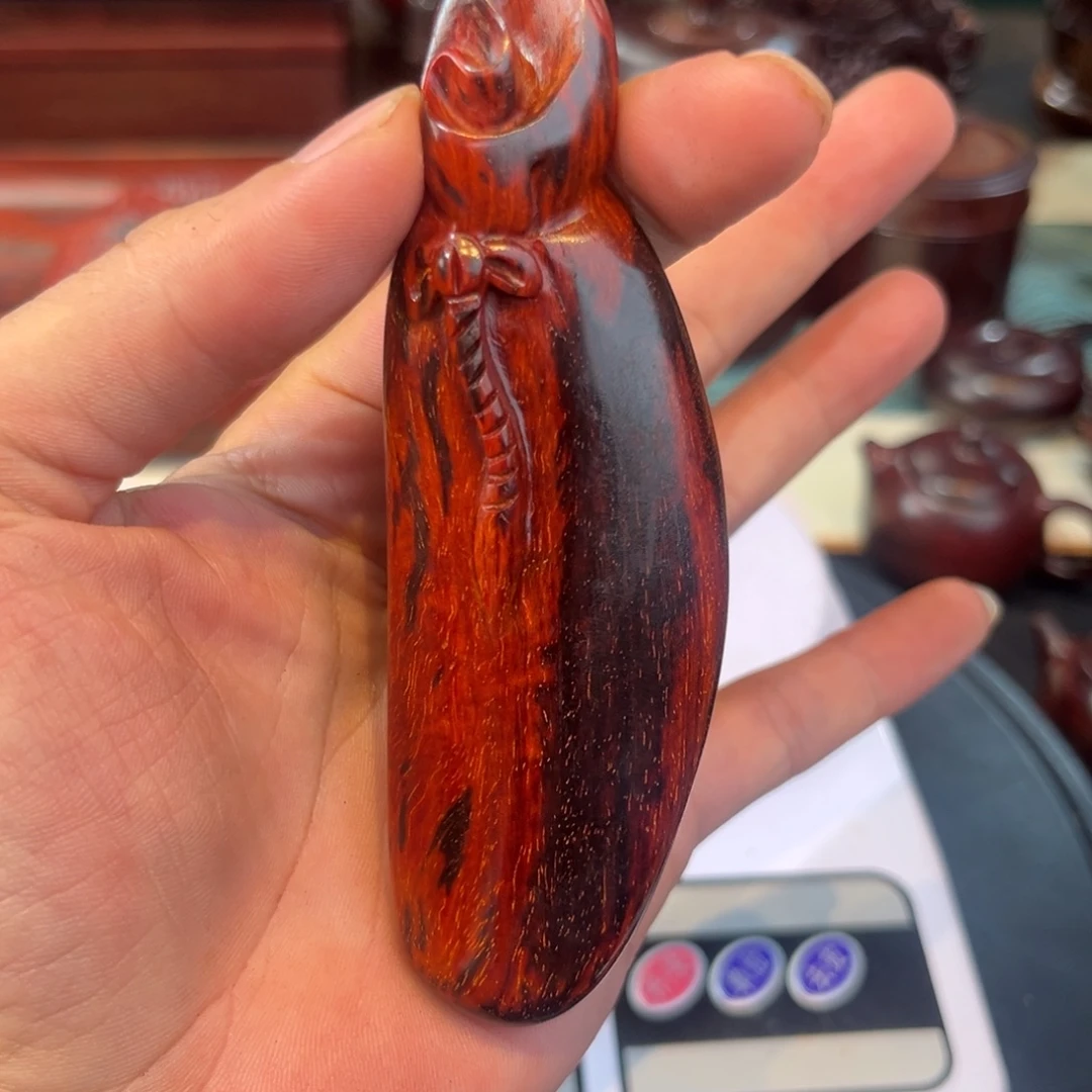 著***家印度小叶紫檀手把件