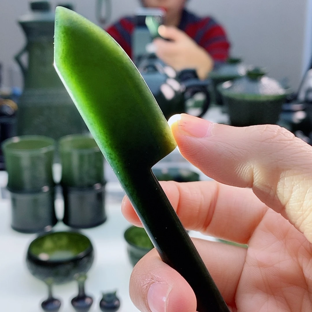 未镶嵌和田玉（青玉）把件