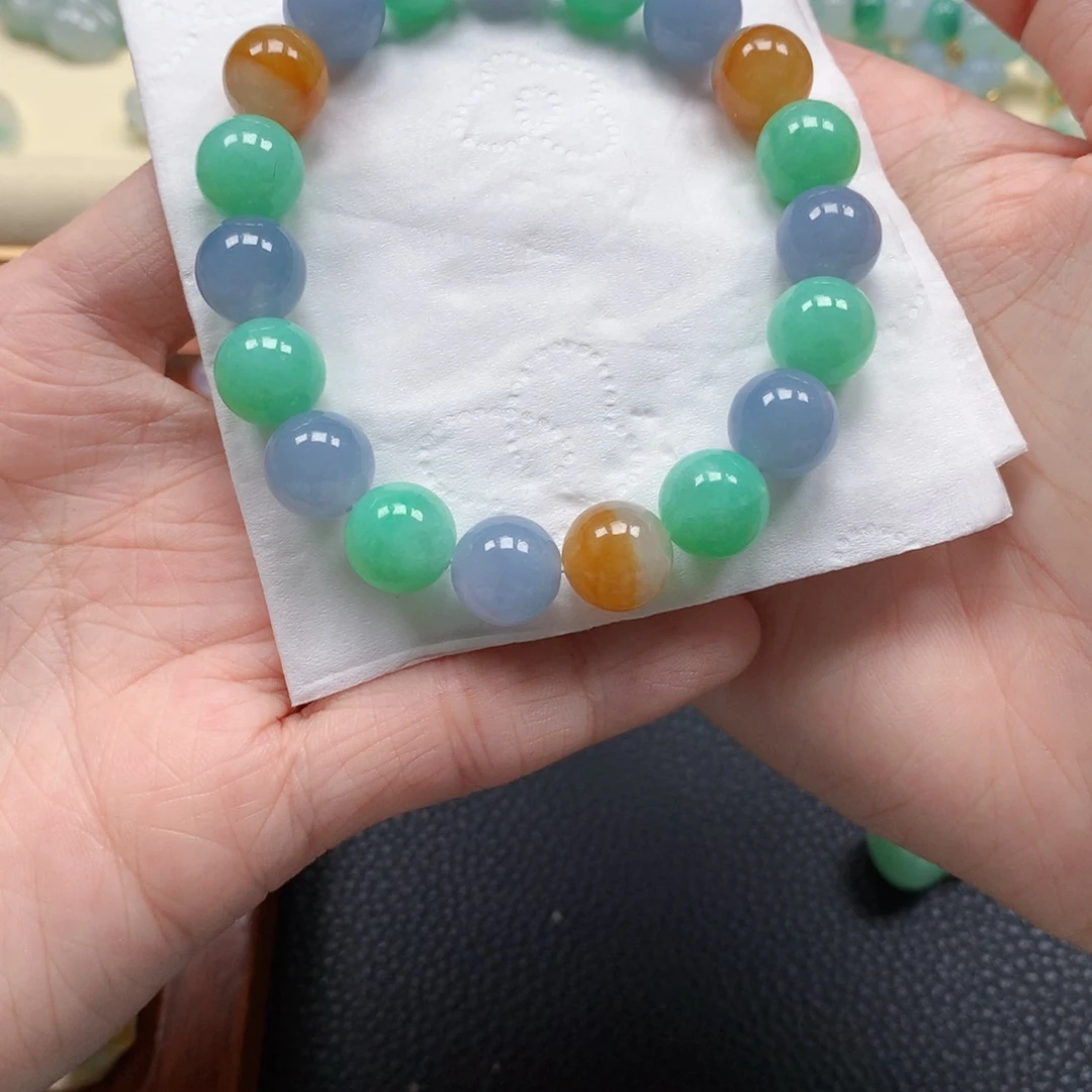 翡翠未镶嵌颈饰是