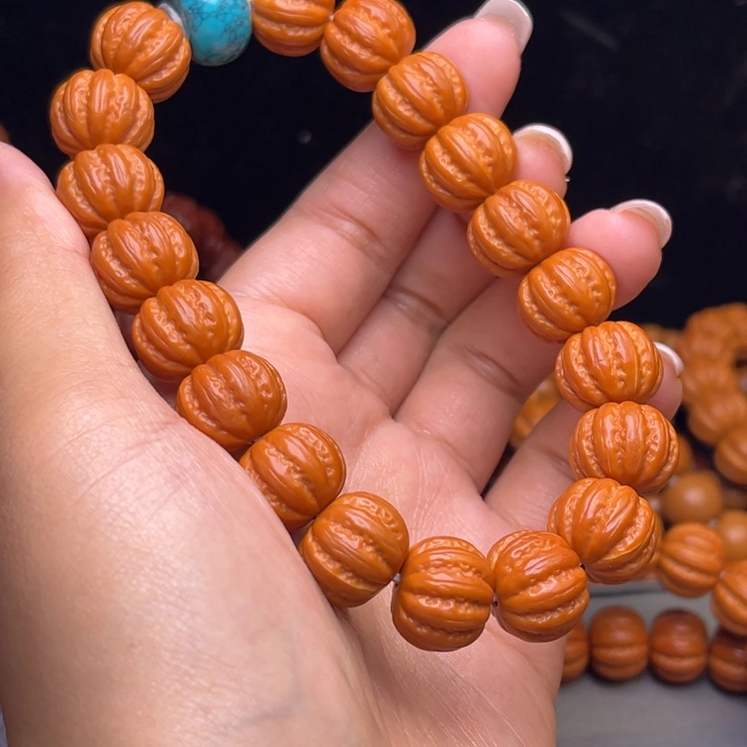 吊坠猴头核桃15好飞碟穿绿