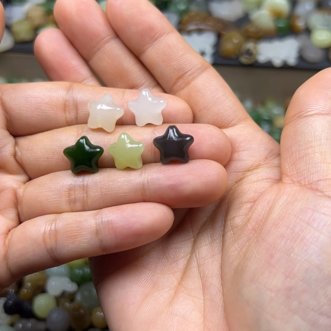 和田玉未镶嵌颈饰多样性发其一