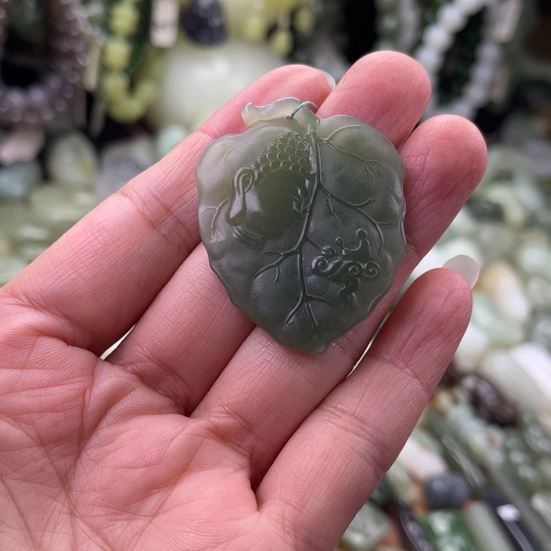 天***意和田玉未镶嵌颈饰