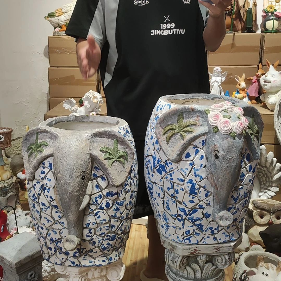 合成树脂青花大象花盆一个