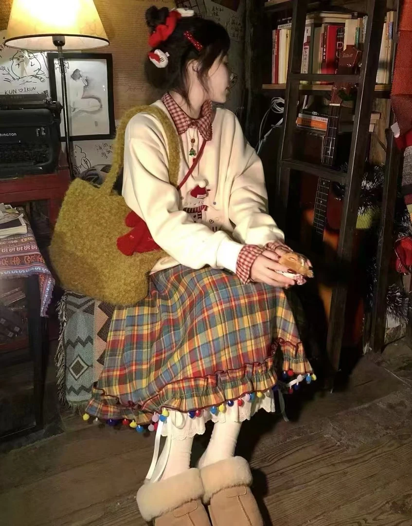 大码微胖mm冬季女新款减龄百搭假两件卫衣蕾丝拼接半身裙两件套装