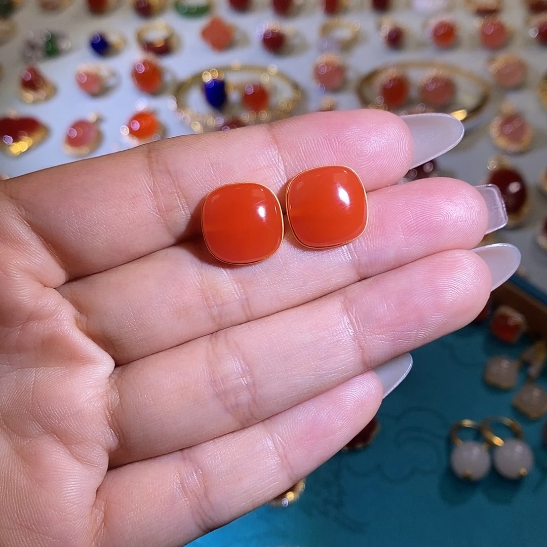 南红玛瑙18K金镶嵌耳饰