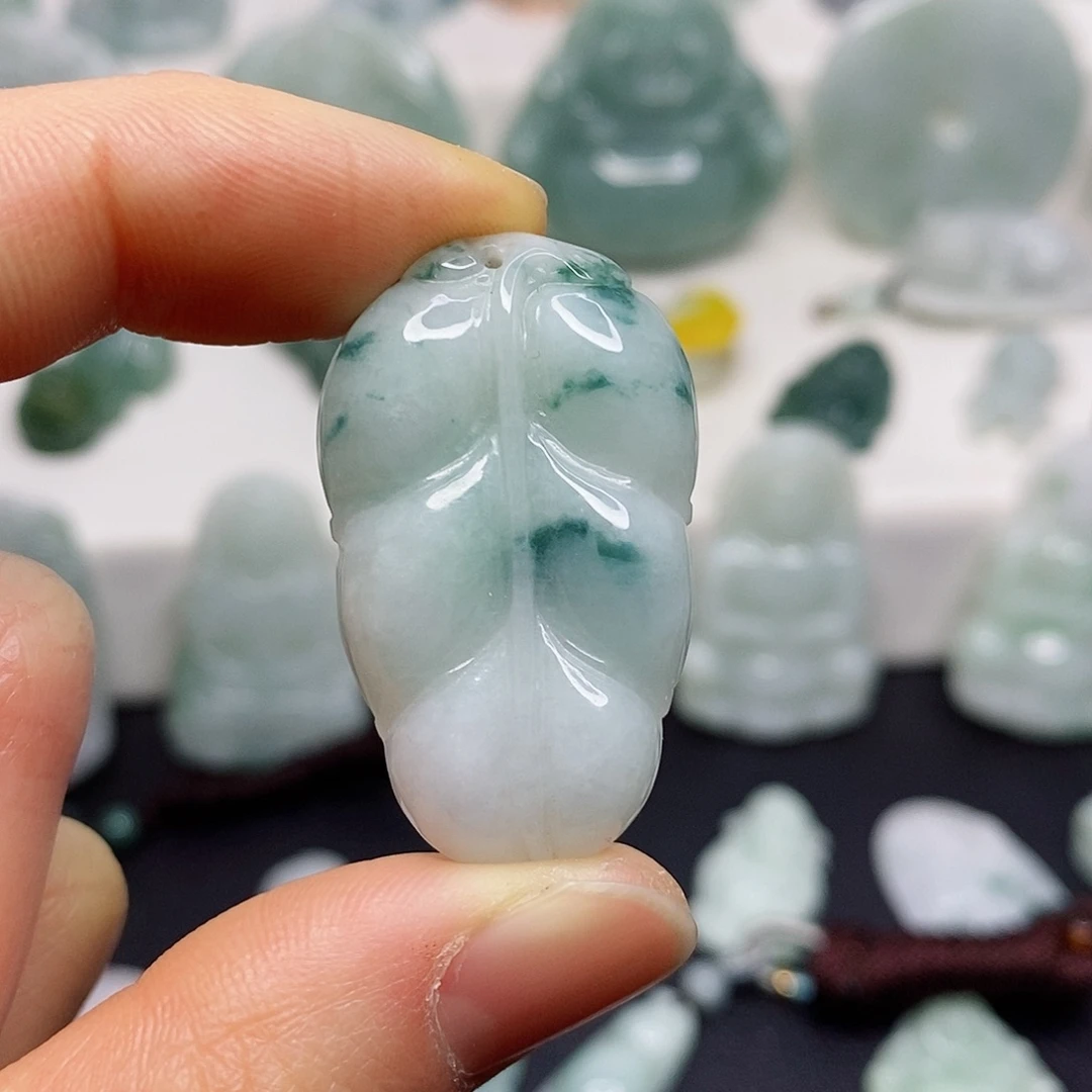 翡翠颈饰未镶嵌吊坠