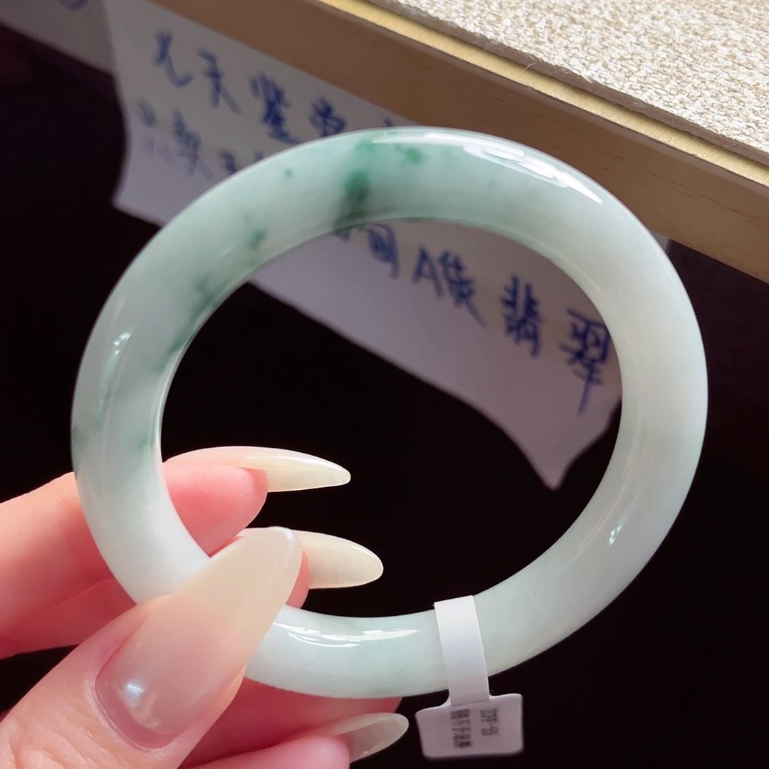 翡翠未镶嵌手镯手镯