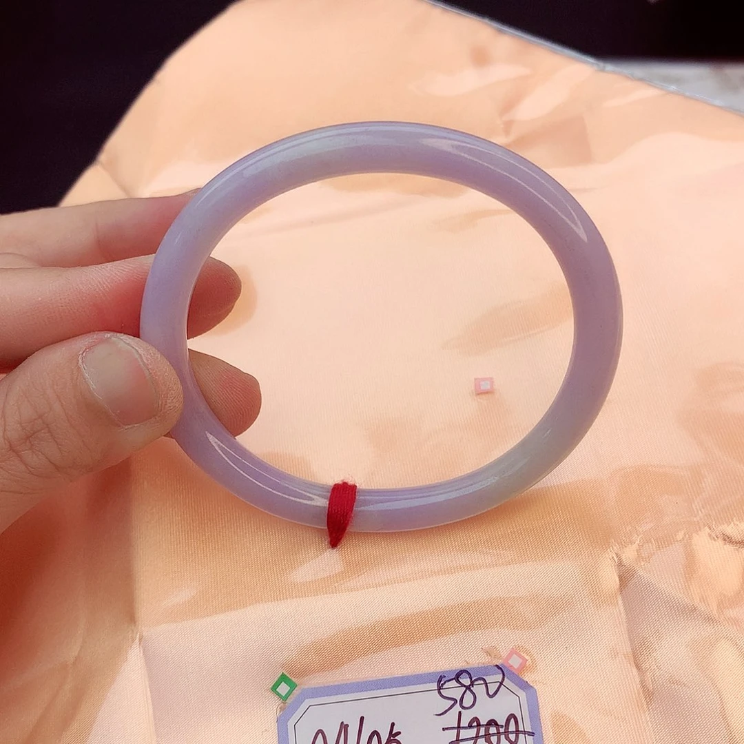 翡翠手镯未镶嵌翡翠